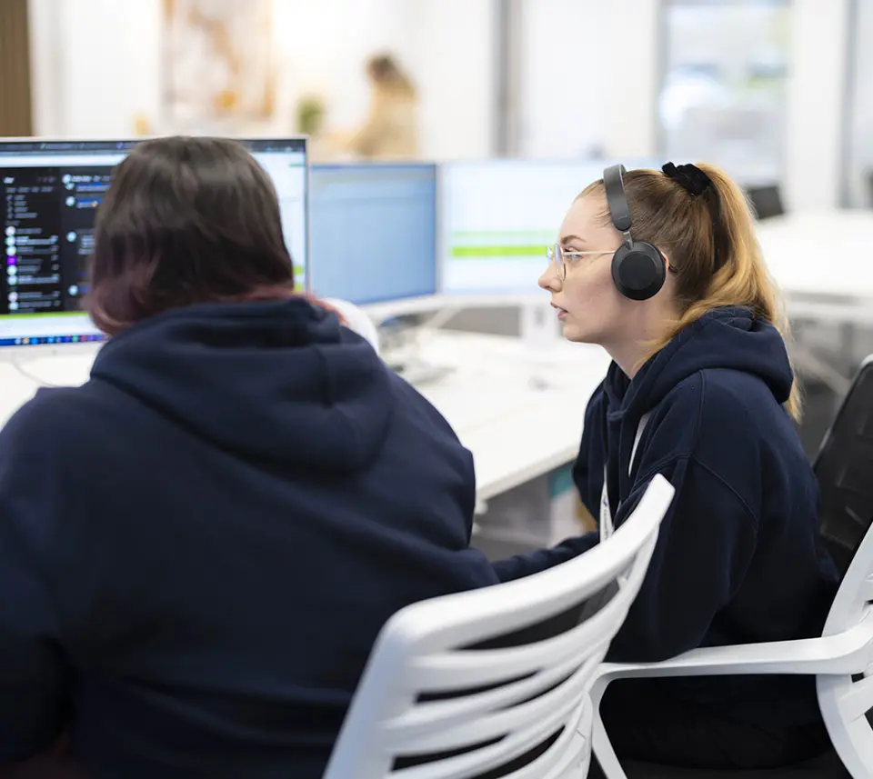 Seamless call handling and analytics, international local numbers enhancing customer service